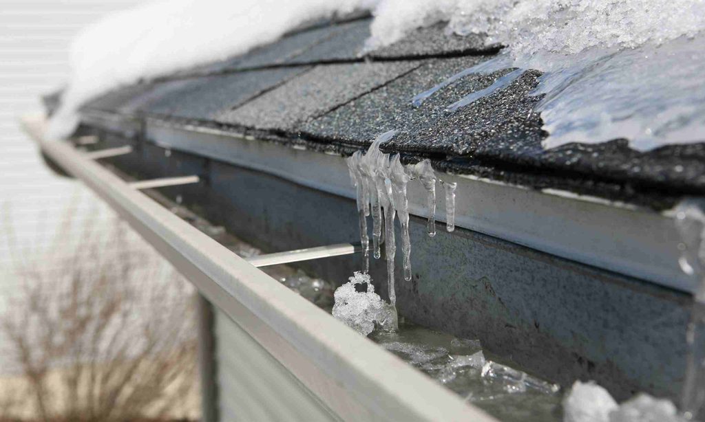 Winter Roof Plumbing Tips to Prevent Ice Dam Damage