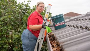 How to Clean Roof Gutters Safely and Effectively How to Clean Roof Gutters Safely and Effectively