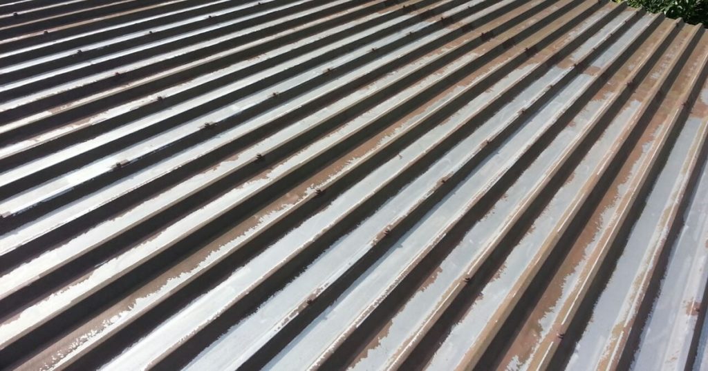 How to Spot Early Signs of Metal Roof Failure